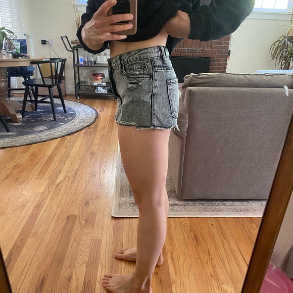 BDG jean shorts size 26 - Picture 4 of 5